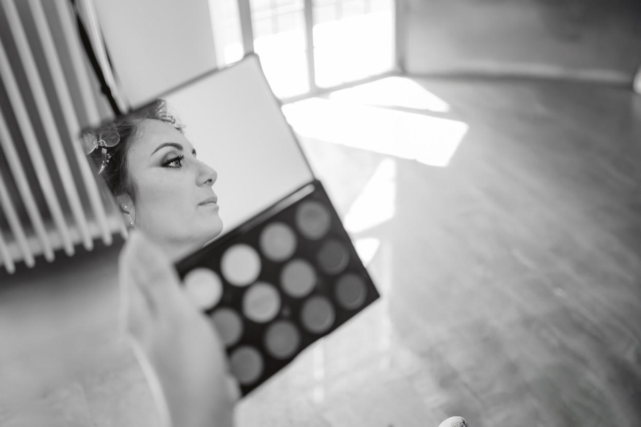 how much does a wedding photographer cost