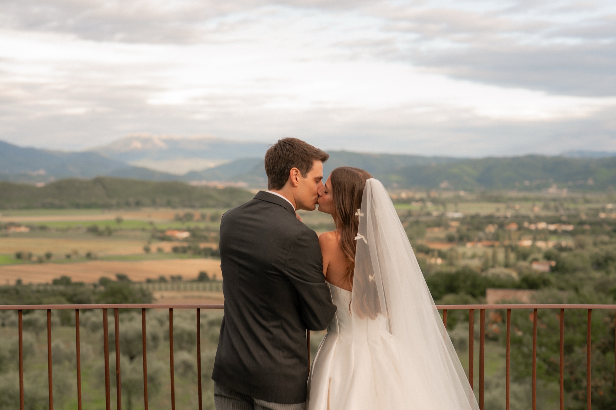 Wedding Photographer at Abbazia di San Pastore 2027